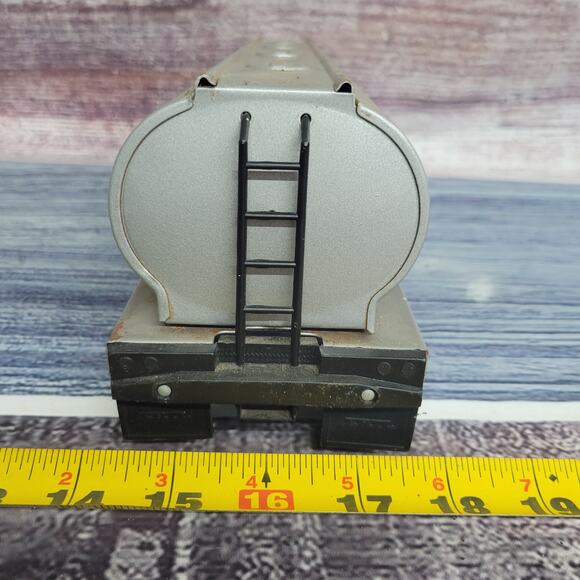 Ertl Pressed Steel Publix milk tanker trailer gray and red - Picture 12 of 16